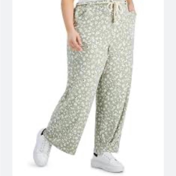 DEREK HEART. NWT. Trendy Plus Size Printed Wide Leg Soft Pants. Size 3X. - Picture 1 of 12